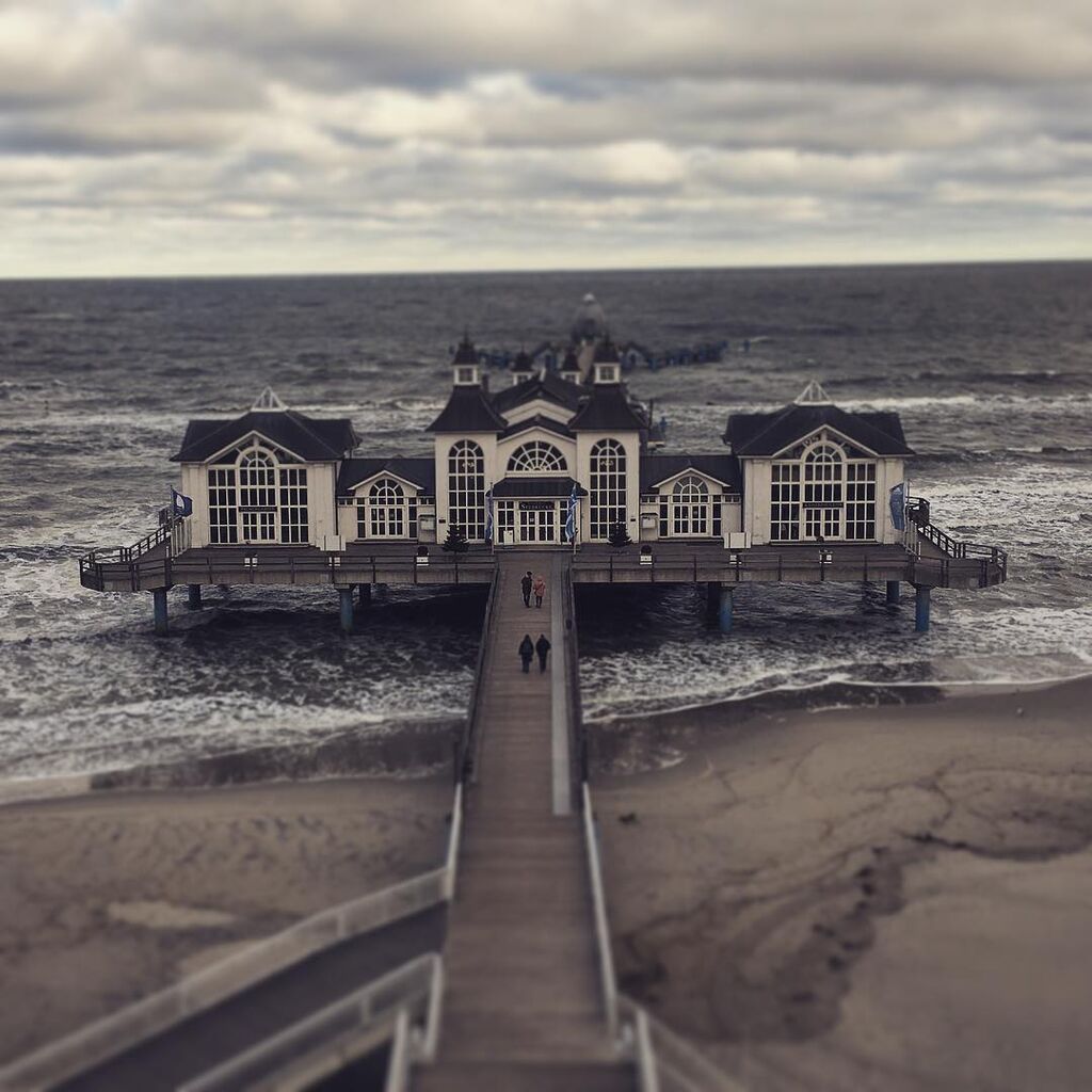 Die Selliner Seebrücke im November