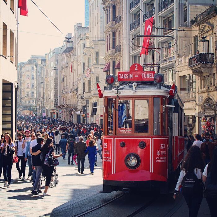 Erfahre mehr über den öffentlichen Verkehr in Istanbul